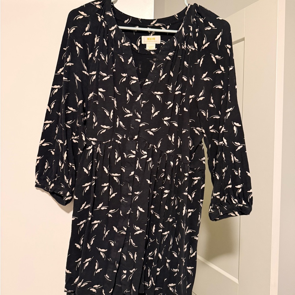 Stylish Black and White Leaf Print Blouse